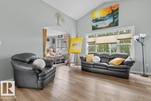3901 44 Avenue, Drayton Valley, AB 