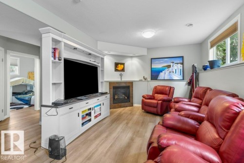 3901 44 Avenue, Drayton Valley, AB 