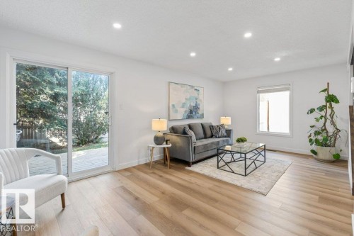 65 Greenfield Estates, St. Albert, AB - Indoor Photo Showing Living Room