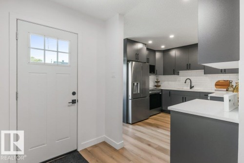 65 Greenfield Estates, St. Albert, AB - Indoor Photo Showing Kitchen With Upgraded Kitchen