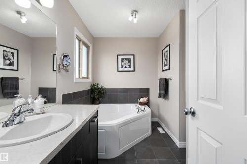 52 Vanderbilt Common, Spruce Grove, AB 