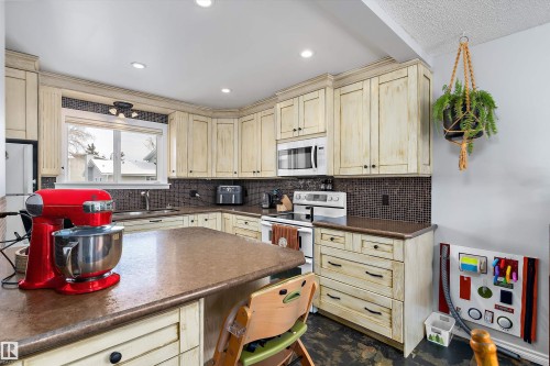 9 4403 Riverbend Road, Edmonton, AB 