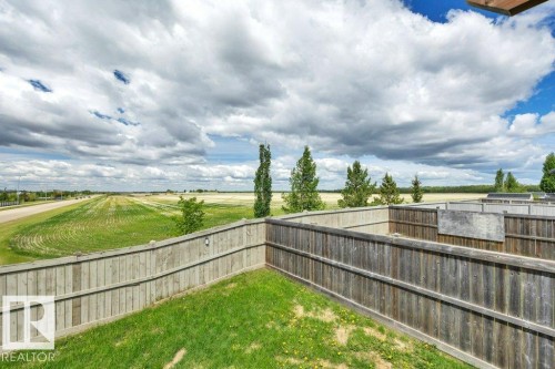 482 Reed Cres Leduc, AB . Fully fenced yard. - 482 Reed Crescent, Leduc, AB 