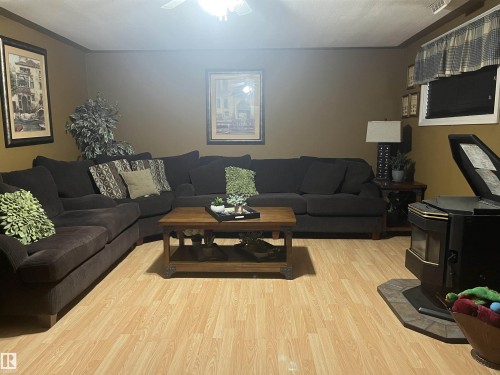 5134 59 Avenue, Elk Point, AB 