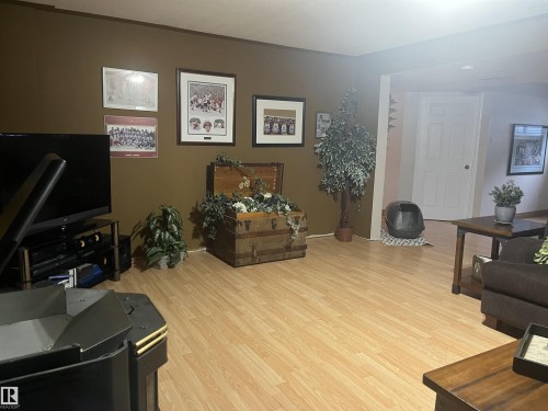 5134 59 Avenue, Elk Point, AB 