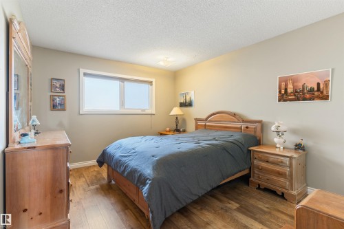 1736 36 Street, Edmonton, AB - Indoor Photo Showing Bedroom