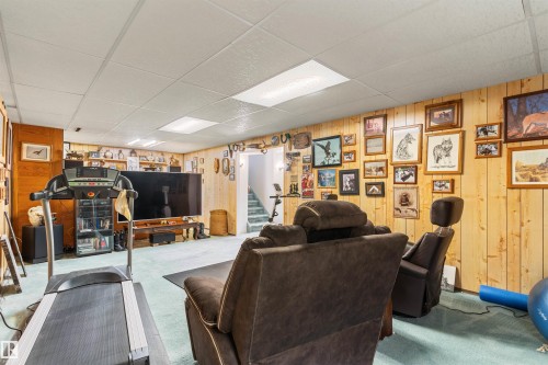 1736 36 Street, Edmonton, AB - Indoor