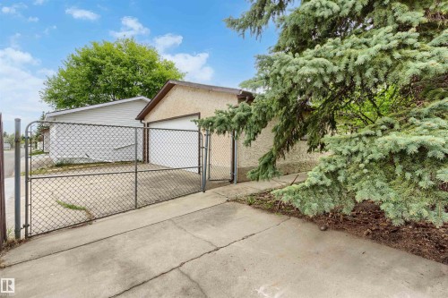 1736 36 Street, Edmonton, AB - Outdoor