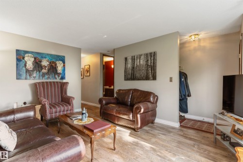 1736 36 Street, Edmonton, AB - Indoor Photo Showing Living Room