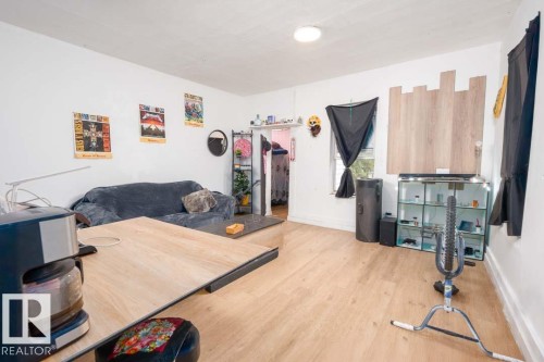 Image quality insufficient for description - 11308 94 Street, Edmonton, AB 