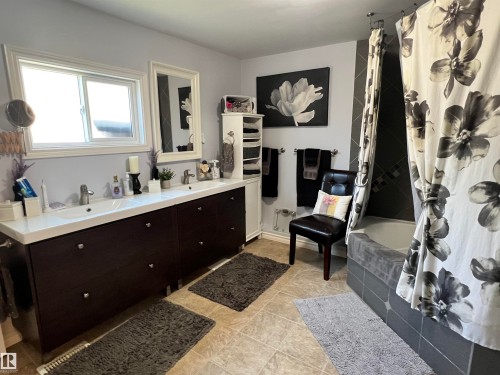 220 Evergreen Mobile Park, Edmonton, AB 