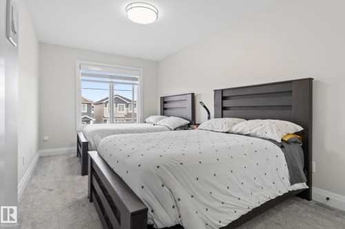 6423 175 Avenue Nw, Edmonton, AB - Indoor Photo Showing Bedroom