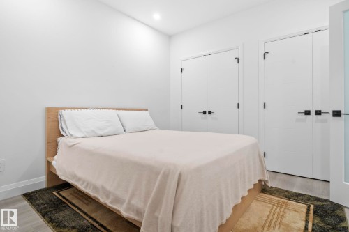 6423 175 Avenue Nw, Edmonton, AB - Indoor Photo Showing Bedroom
