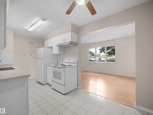 4 14110 80 Street, Edmonton, AB 