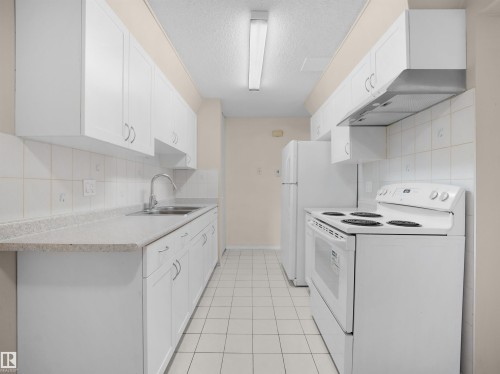 4 14110 80 Street, Edmonton, AB 
