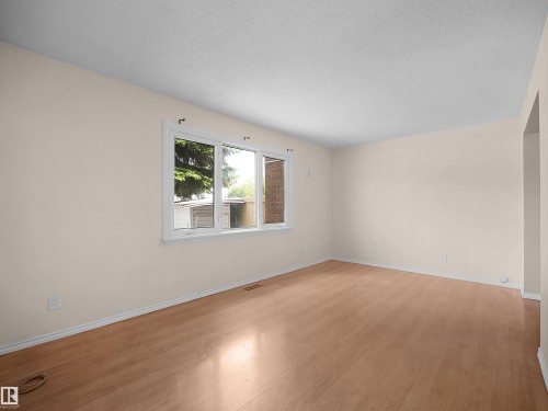 4 14110 80 Street, Edmonton, AB 