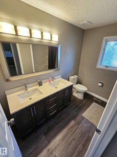 Common Bathroom on Upper Level - 15 Paquette Place, St. Albert, AB 