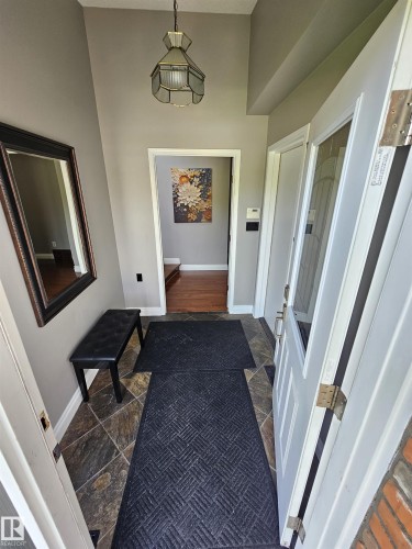 Enclosed entry foyer - 15 Paquette Place, St. Albert, AB 