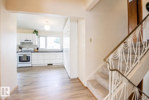 14916 94 Street, Edmonton, AB 
