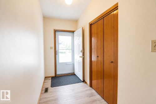 14916 94 Street, Edmonton, AB 