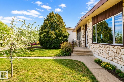 14916 94 Street, Edmonton, AB 
