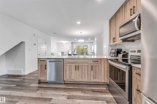 Kitchen - 116 3305 Orchards Link Sw, Edmonton, AB 
