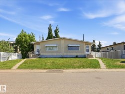 13343/13345 60 Street  Edmonton, AB T5A 0S5