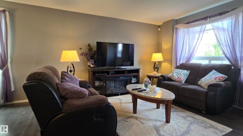 16730 53 Street, Edmonton, AB 