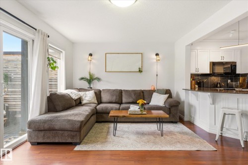 15122 33 Street, Edmonton, AB - Indoor Photo Showing Living Room