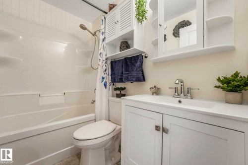 16024 12 Avenue, Edmonton, AB 