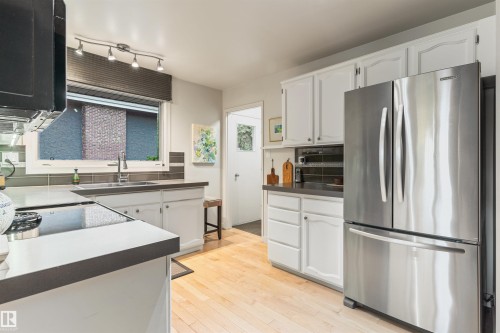 16 Quesnell Road, Edmonton, AB 