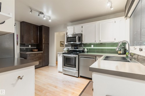 16 Quesnell Road, Edmonton, AB 