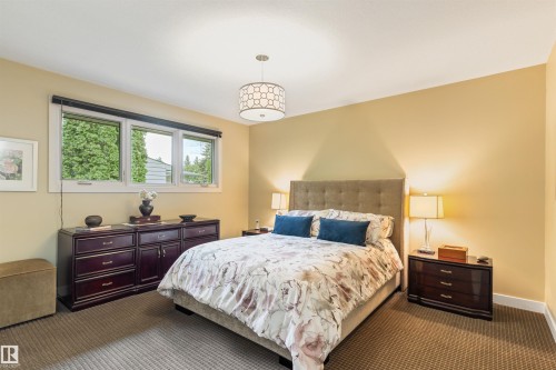 16 Quesnell Road, Edmonton, AB 