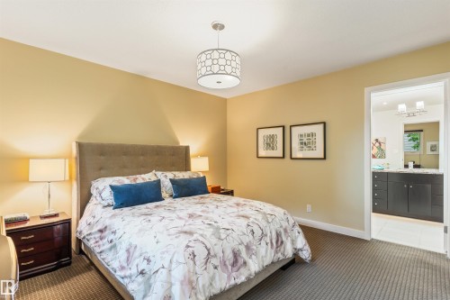 16 Quesnell Road, Edmonton, AB 