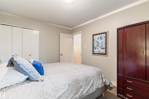 16 Quesnell Road, Edmonton, AB 