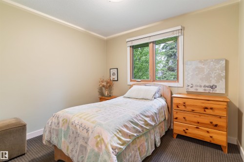 16 Quesnell Road, Edmonton, AB 