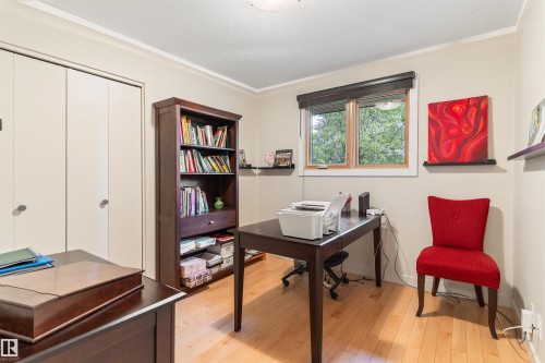 16 Quesnell Road, Edmonton, AB 
