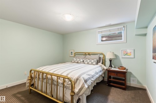 16 Quesnell Road, Edmonton, AB 