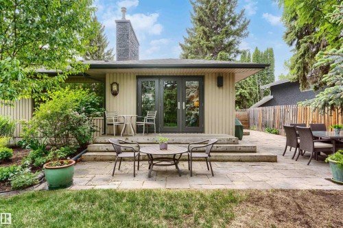 16 Quesnell Road, Edmonton, AB 