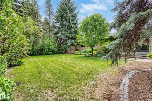 16 Quesnell Road, Edmonton, AB 