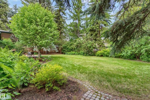 16 Quesnell Road, Edmonton, AB 