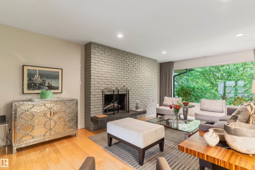 16 Quesnell Road, Edmonton, AB 