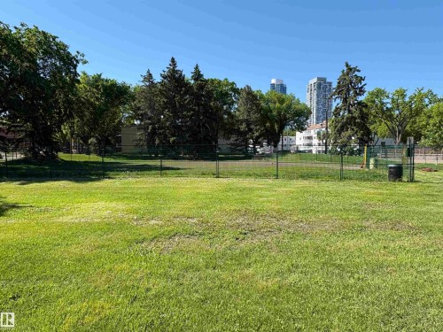 3 10324 119 Street, Edmonton, AB 
