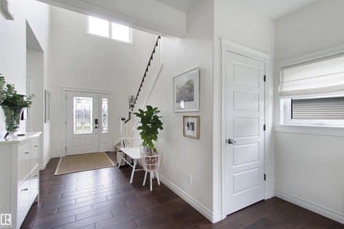 Entrance foyer - 34 Falcon Road, Cold Lake, AB 