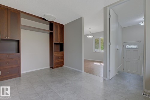 15220 124 St Nw, Edmonton, AB - Indoor Photo Showing Other Room
