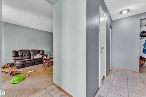 17D Callingwood Crest Nw, Edmonton, AB - Indoor Photo Showing Other Room