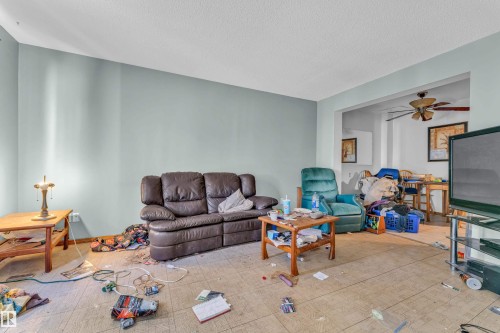 17D Callingwood Crest Nw, Edmonton, AB - Indoor Photo Showing Living Room