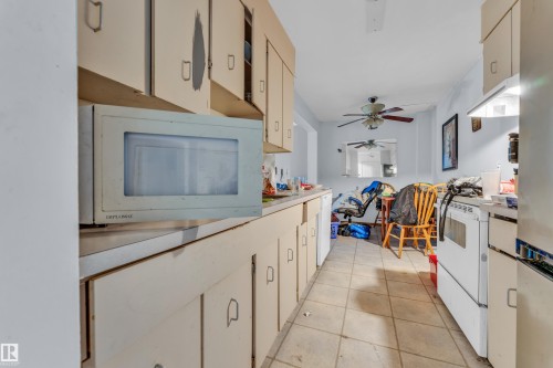 17D Callingwood Crest Nw, Edmonton, AB - Indoor Photo Showing Other Room
