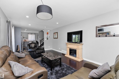 14832 103 Ave, Edmonton, AB 