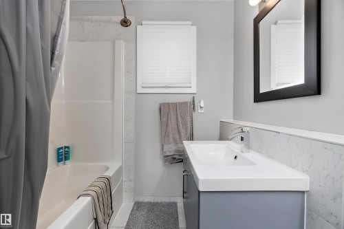 14832 103 Ave, Edmonton, AB 